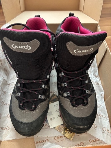 アク　ＡＫＵ　登山靴　トレッキング　アウトドア