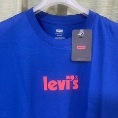 新品未使用　Levi's リーバイス　青 M Tシャツ　腕ストライプ  サイズM  半袖Tシャツ 半袖 Tシャツ ネイビーの画像