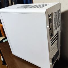 🔥【超美麗なRGBギミック搭載!】目を引く白のゲーミングPC 出品🔥の画像