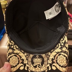 versace バロッコ　帽子の画像