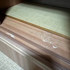寄木の食器棚の画像