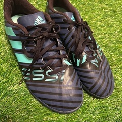 adidasトレーニングシューズsize22.5の画像
