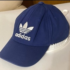 adidas トレフォイル ベースボールキャップ　の画像
