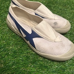 青色シューズ　size24の画像