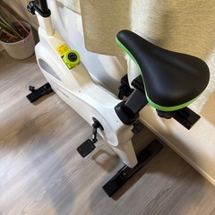 FITBOX フィットネスバイク スマホホルダー付きの画像
