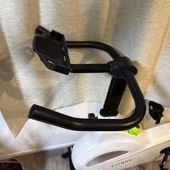 FITBOX フィットネスバイク スマホホルダー付きの画像