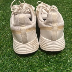 adidasスニーカーsize22.5の画像