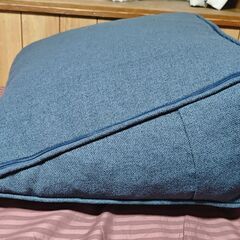 幅60cm 三角クッション 背もたれクッション 青 カバー洗濯可の画像