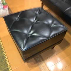 カリモク60 2人がけソファ　オットマン付の画像