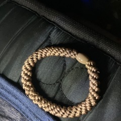 髪に跡が付かないヘアゴムの画像