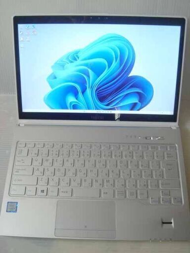 [終了しました][超高解像度(2560×1440)＆タッチパネル 軽量コンパクト ラメ入り純白なモバイル(13.3インチ)] ノートPC(Win11) 富士通 LIFEBOOK SH90／W i5-6200U+DDR4-8GB+SSD256GB DVDドライブあり