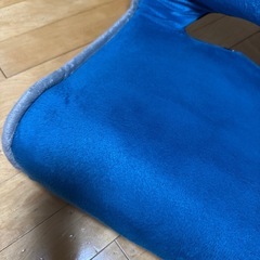 座椅子 ブルーの画像
