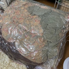 布団　たくさんの画像