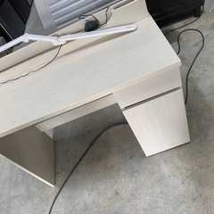 オフィステーブルと椅子 学習セットの画像