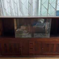 タンスなどのレトロ家具の画像