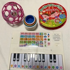 ピアノ　タンバリン　ボール　カップ積みの画像