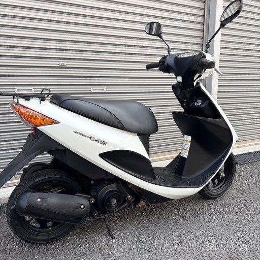 4209.高年式　アドレスv50 白メーター　シート、ミラー新品　千葉県柏市　即日配送、自走引き取りも可能
