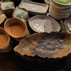 【取引中】食器多数　丸皿　小皿　深皿　長皿　グラタン皿　茶碗　コーヒーカップ等の画像