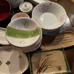 【取引中】食器多数　丸皿　小皿　深皿　長皿　グラタン皿　茶碗　コーヒーカップ等の画像