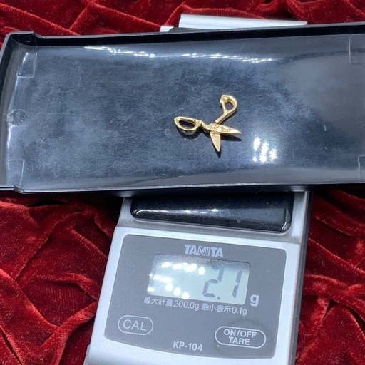 K18 ハサミ　ペンダントトップ　2.1g 開閉可能