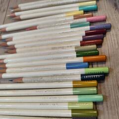 大量　メーカー物の色鉛筆の画像