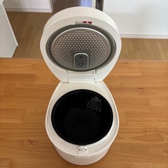 アイリスオーヤマ IRIS 2022年製 IH炊飯ジャー 炊飯器 5.5合炊きの画像