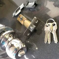 ドアノブ   鍵付き の画像