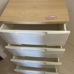 アイリスオーヤマ  ウッドチェスト４段 (難あり)
の画像