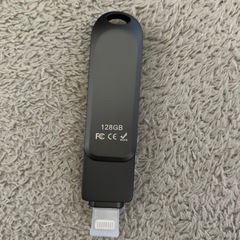 イージーフラッシュ USBメモリ  iPhoneSE対応 128㌐の画像