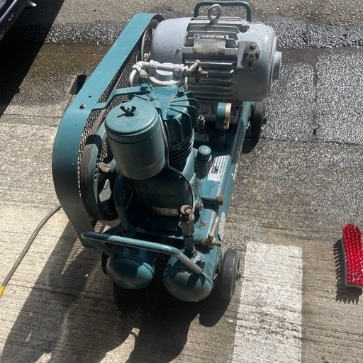 iwata製コンプレッサー＆サブタンク100V