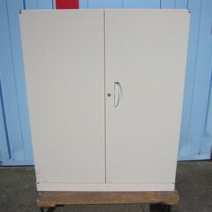 両開き書庫 ホワイト 鍵あり 900x450x1110 生興製 背面及び側面