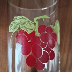 ブドウ柄🍇グラス2個　昭和っぽいの画像