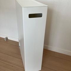 無料）トイレットペーパー収納ケース　※一部汚れありの画像