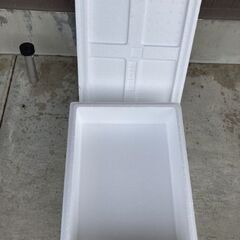 【無料】発泡スチロール製・保存容器［４個］あげます。※引取者がいない場合、９月いっぱいでゴミ処分予定の画像