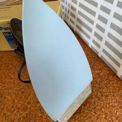 パナソニック コードつきドライアイロン(ブラック) NI-A66-K Panasonic 自動アイロン [NIA66K]パナソニック コードつきドライアイロン(ブラック) NI-A66-K Panasonic 自動アイロン [NIA66K]　と　山崎実業 北欧風 暮らしの定番 平型ちょい掛けアイロン台 チェック グレー 1個 4989　のセットの画像