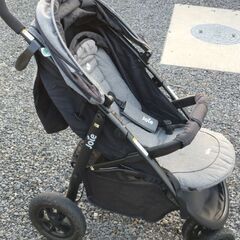 ベビーカー　グレーの画像