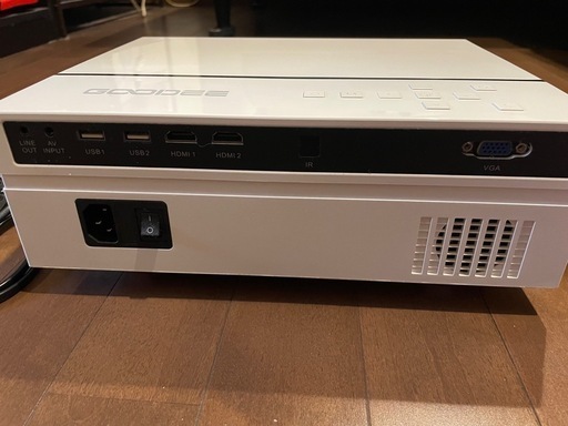 FHD画質プロジェクター　サウンドバー　スクリーンセット