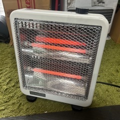　ニトリ　家庭用電気ストーブ　WL-H101-WH21　18年製の画像