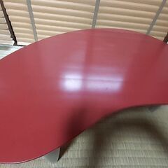 赤い空豆型　折りたたみ式ローテーブルの画像