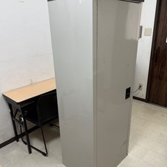 グリーンライフ　扉式物置　スチール製　ハーフ棚板　鍵欠品　高さ162.5cm 幅60cm 奥行45cm GREEN LIFEの画像