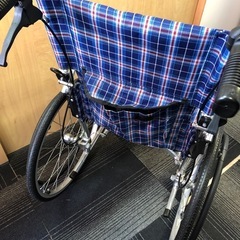 ◆早い方優先‼︎　KADOKURA カドクラ アルミ製 超軽量 車いす 介助式 介護用 ブルー チェック柄◆の画像