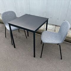 IKEA　SANDSBERGテーブル ブラック、KARLPETTERチェア ミディアムグレー2脚　県内配送可能の画像