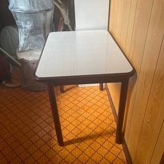 ダイニングテーブル  2人用 作業台の画像