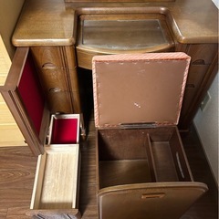 ドレッサー　鏡台　隠し収納有　椅子つきの画像