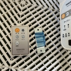 壁掛け扇風機の画像