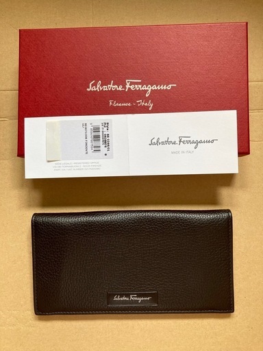 【未使用】フェラガモ長財布