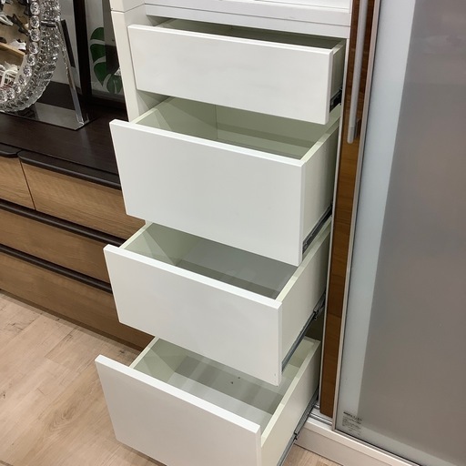 スライド式2枚扉の食器棚のご紹介です【トレファク東大阪箕輪店 