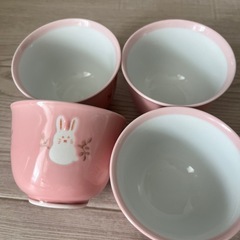 グラス、ティーカップなどの画像