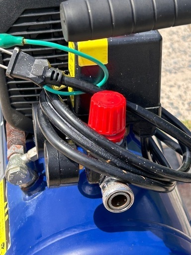DIY用オイルフリーコンプレッサー　24L アネスト岩田