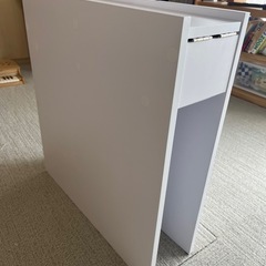 トイレ収納の画像